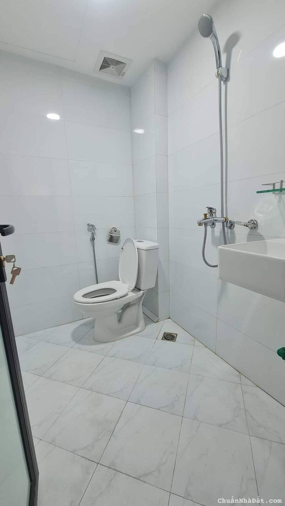 Bán nhà dòng tiền phố Chùa Láng, 48m x 6 tầng thang máy, 9 phòng, DT 650tr/năm