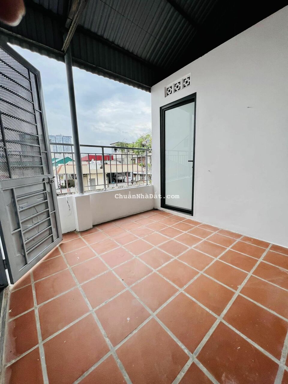 Chỉ 3.7 tỷ có nhà Hoàng Hoa Thám đón Tết, 30m x 5 tầng, mặt tiền 3.2m