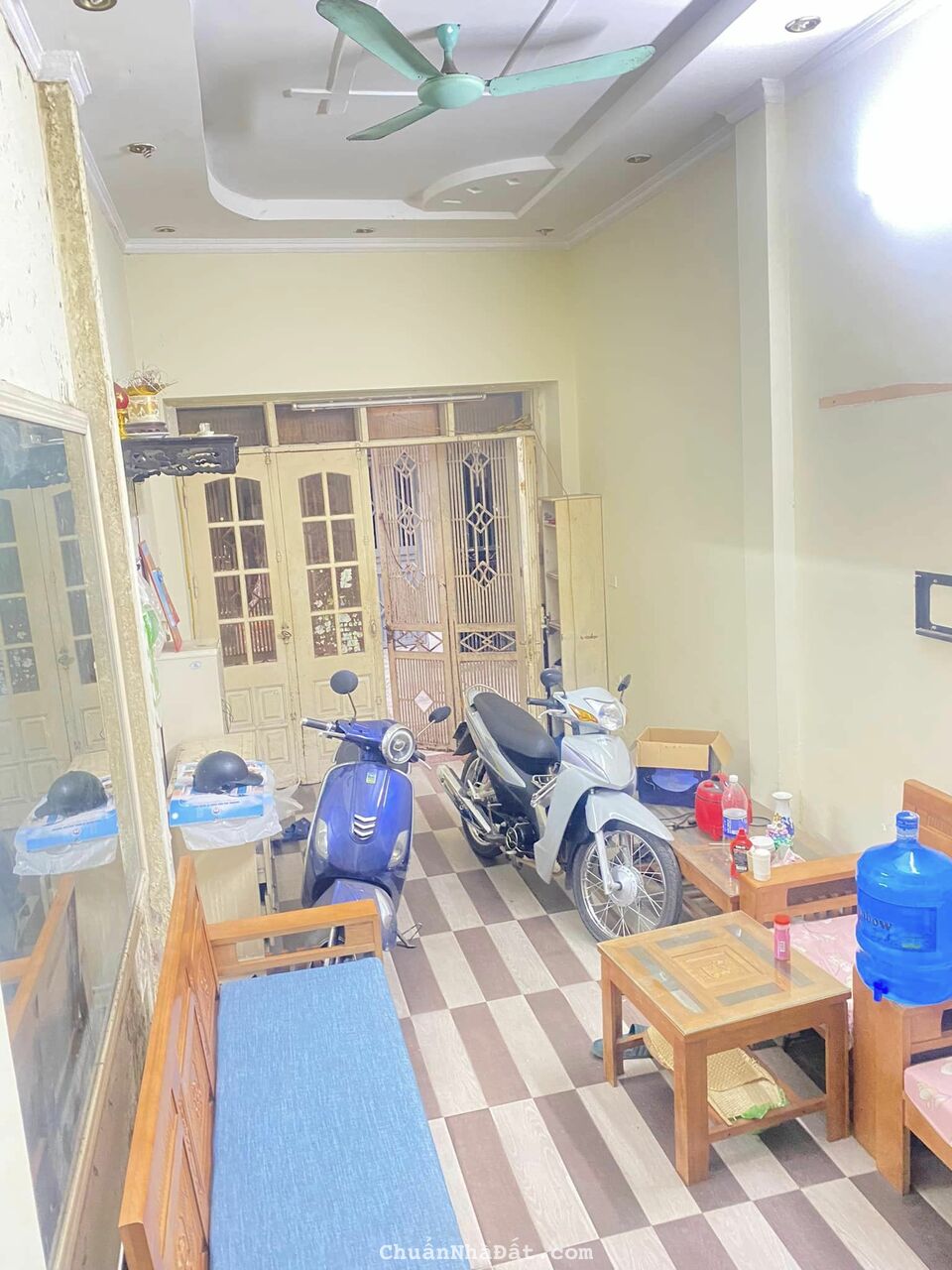 Bán gấp nhà phố Nguyễn Trãi, chỉ 10m ra ô tô, 36m nở hậu, 4 tỷ 