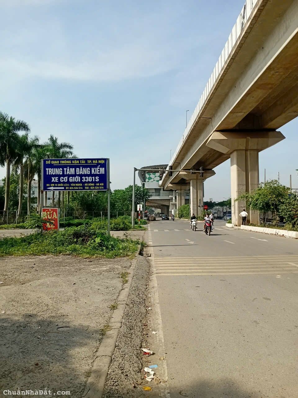 Cho thuê nhà nguyên căn 2 mặt thoáng, 2 mặt quốc lộ 6 đối diện Bến xe Yên Nghĩa Hà Đông. Cho thuê nhà nguyên căn 2 mặt thoáng, 2 mặt quốc lộ 6 đối diện Bến xe Yên Nghĩa Hà Đông.