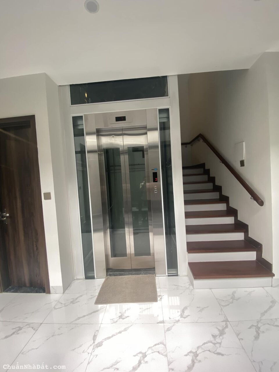 Chủ Thiện Chí Bán Lô Góc Kinh Doanh Hoàng Cầu Đống Đa 105m2, 5 tầng, MT 19m, Giá 34 tỷ