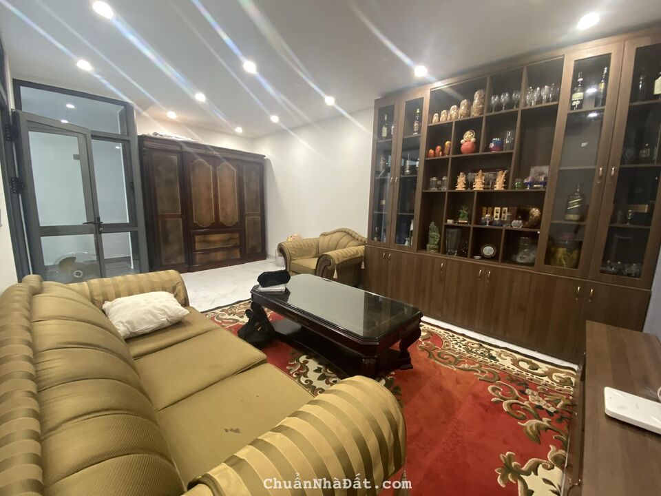 Chủ Thiện Chí Bán Lô Góc Kinh Doanh Hoàng Cầu Đống Đa 105m2, 5 tầng, MT 19m, Giá 34 tỷ