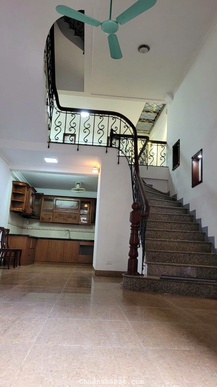 Bán Nhà Phân Lô Hoàng Cầu - Nguyễn Lương Bằng 48m2, 5 Tầng, MT4.5m,  Giá 11 tỷ Đống Đa 