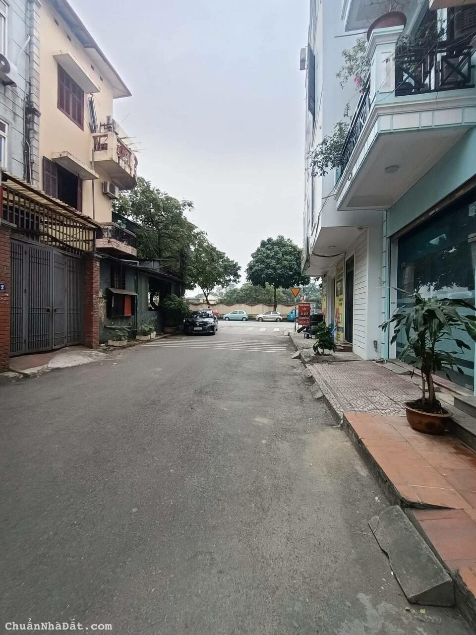 Bán đất tặng nhà phố Lê Trọng Tấn – Phân Lô – Ô tô tránh - Vỉa Hè - Mặt Tiền 8m