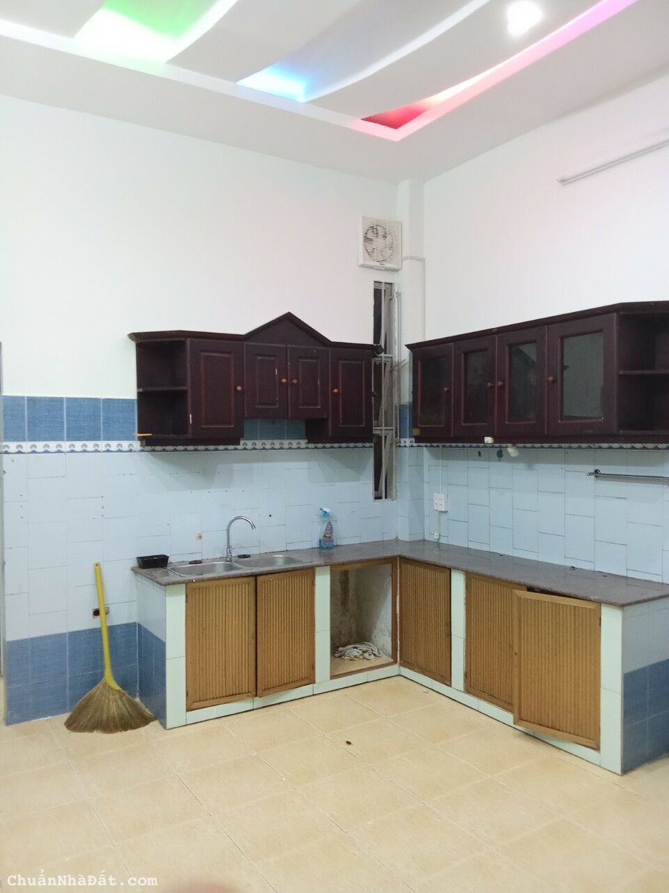 Cho thuê nhà NC 134/11 huỳnh văn nghệ ph15 Tân Bình. 4 PN. 9,5tr/th