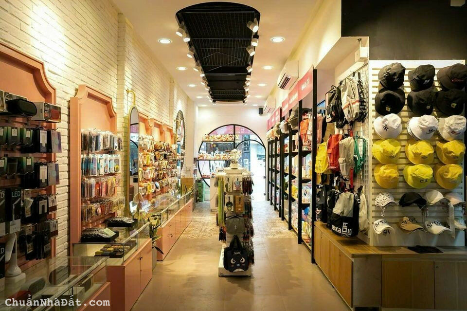 Cho thuê nhà nguyên căn góc 2 mặt tiền Nguyễn Đình Chiểu, Quận 3