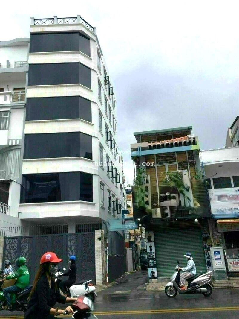 Cho thuê nhà nguyên căn góc 2 mặt tiền gần Ngã Tư Phú Nhuận, có thể ở và kinh doanh đa ngành