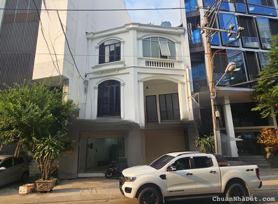 Cho thuê nhà nguyên căn DTSD 500m2, trệt 2 lầu gần sân bay Tân Sơn Nhất