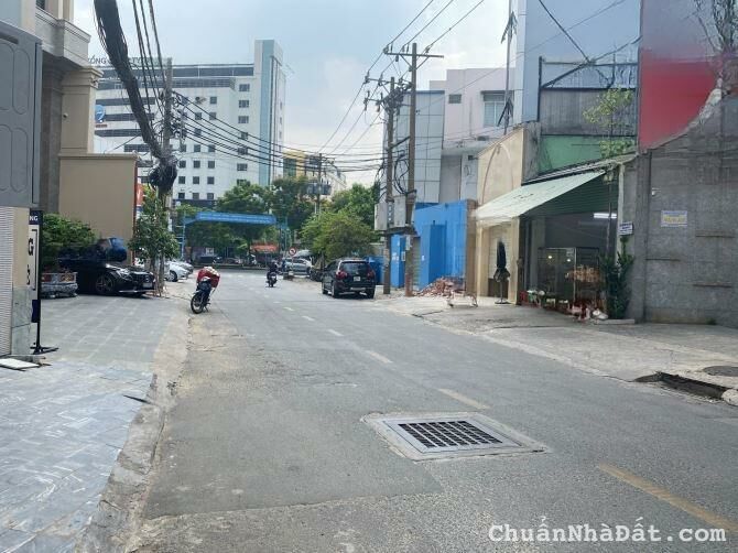 Cho thuê nhà nguyên căn DTSD 500m2, trệt 2 lầu gần sân bay Tân Sơn Nhất