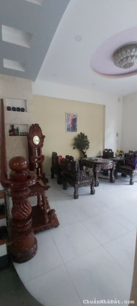 Chỉ 15.5 Tỷ Có Ngay Biệt Thự KDC Vĩnh Lộc - Bình Tân DT 10 x 19m Chỉ 15.5 Tỷ Có Ngay Biệt Thự KDC Vĩnh Lộc - Bình Tân DT 10 x 19m