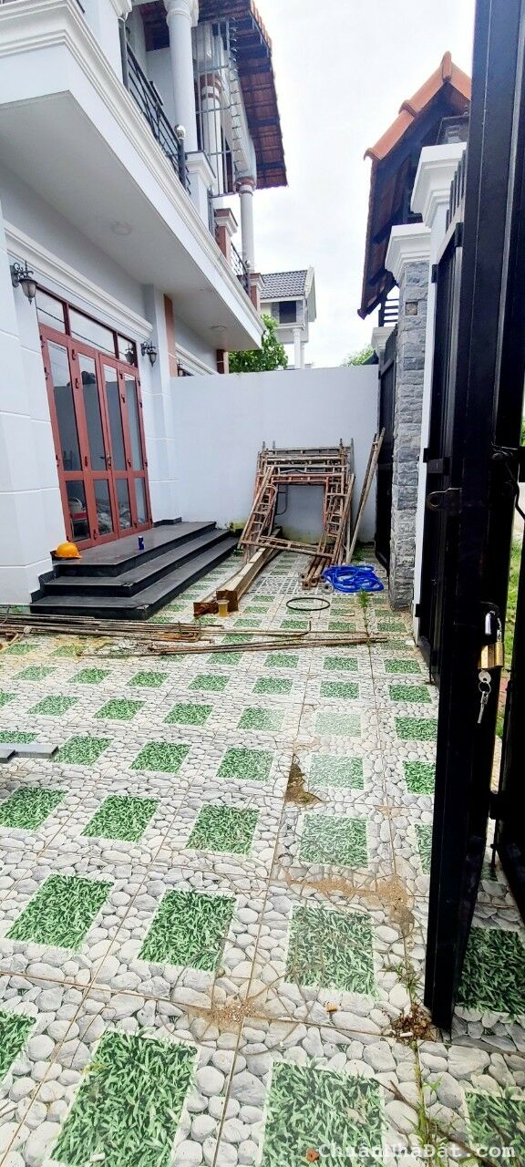 Biệt Thự Đường Số 4 Khu Đồng Danh Bình Chánh DT 9 x 21m Giá 8.2 Tỷ Biệt Thự Đường Số 4 Khu Đồng Danh Bình Chánh DT 9 x 21m Giá 8.2 Tỷ