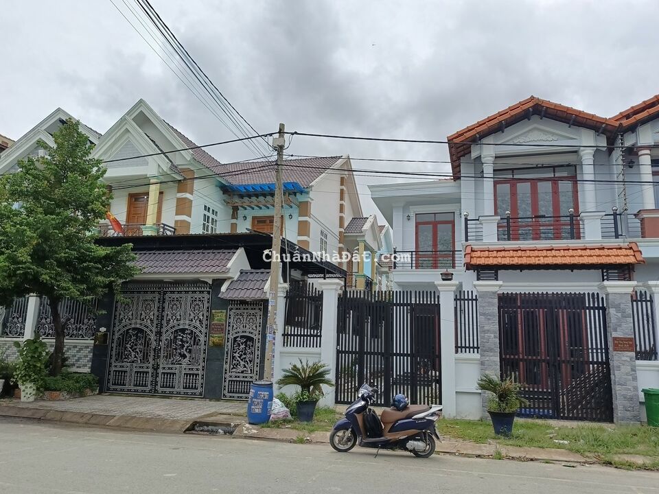 Biệt Thự Đường Số 4 Khu Đồng Danh Bình Chánh DT 9 x 21m Giá 8.2 Tỷ Biệt Thự Đường Số 4 Khu Đồng Danh Bình Chánh DT 9 x 21m Giá 8.2 Tỷ