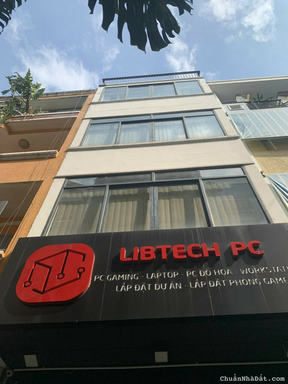 Hiếm ! Mặt tiền Đường Hoa -Phan Xích Long .DT 40m2(4x10m) vuông vứt 4Tầng .Giá 13.5 tỷ 