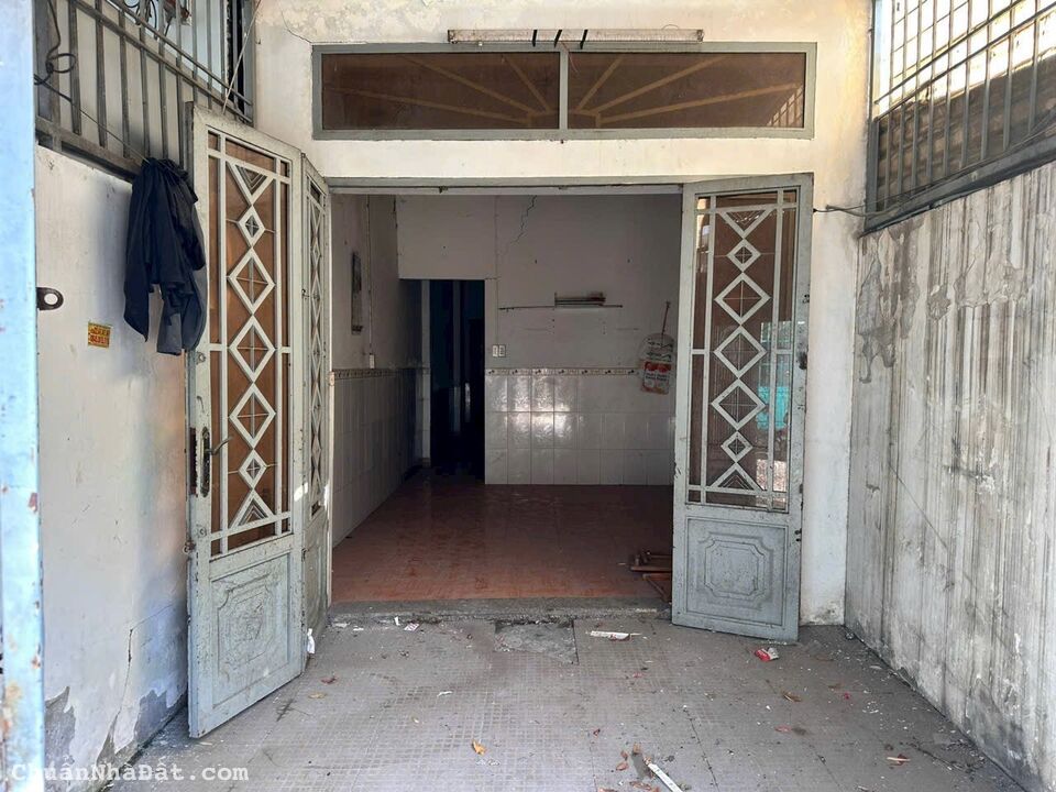 BÁN ĐẤT TẶNG NHÀ VỊ TRÍ ĐẸP TẠI Q12 BÁN ĐẤT TẶNG NHÀ VỊ TRÍ ĐẸP TẠI Q12