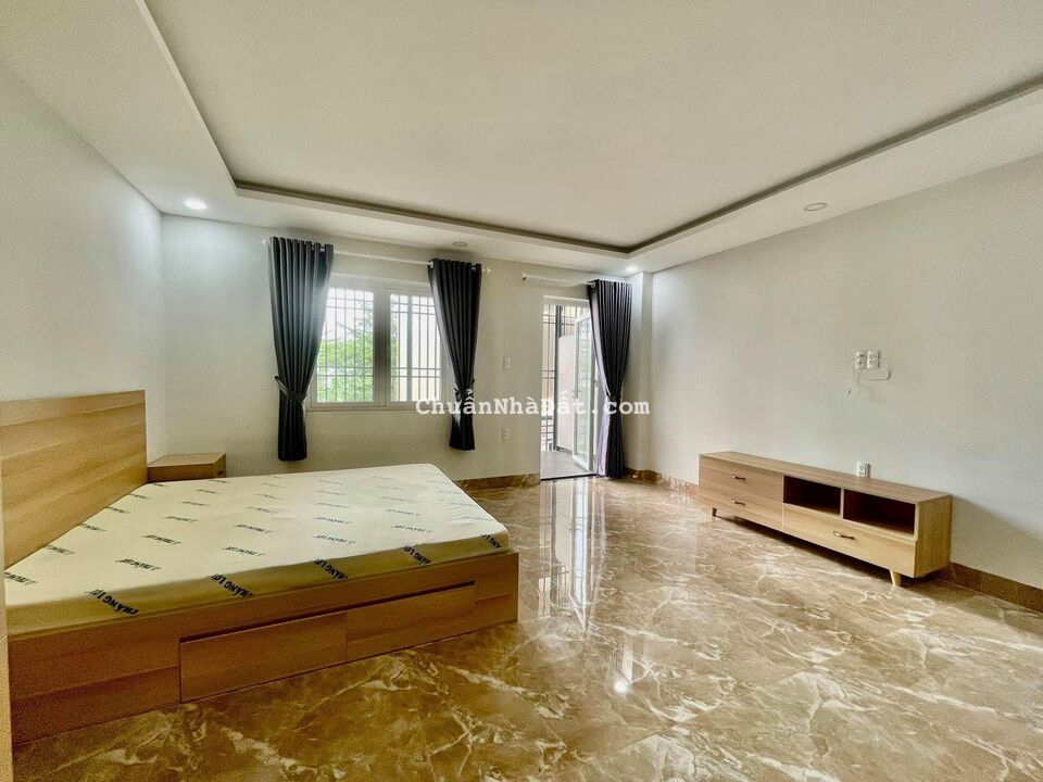 Ban công giá rẻ cho thuê dài hạn giá ưu đãi