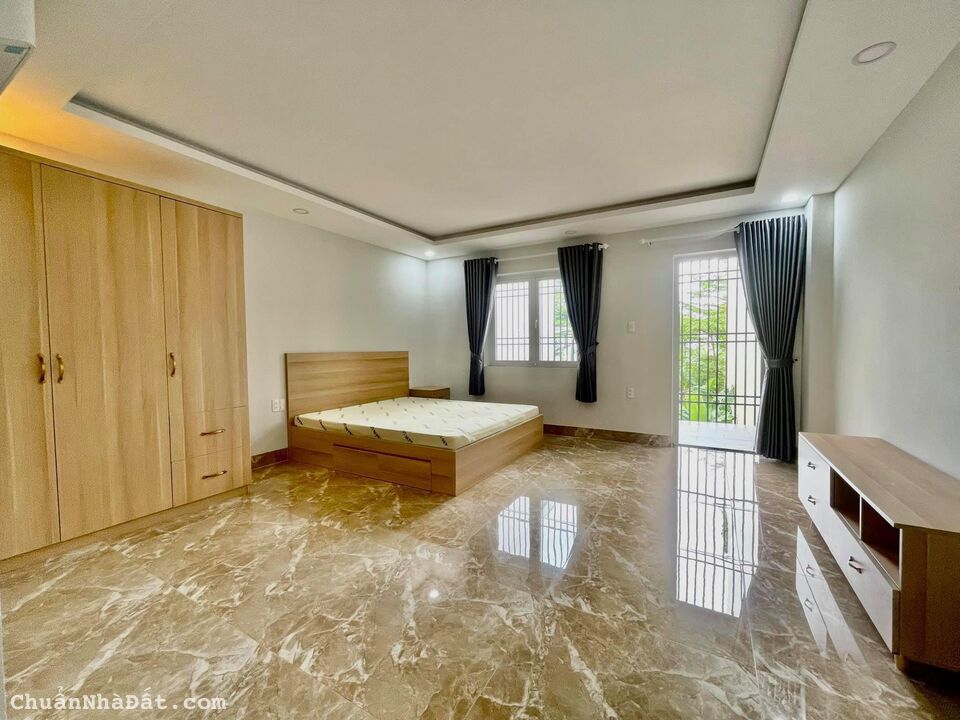 Ban công giá rẻ cho thuê dài hạn giá ưu đãi