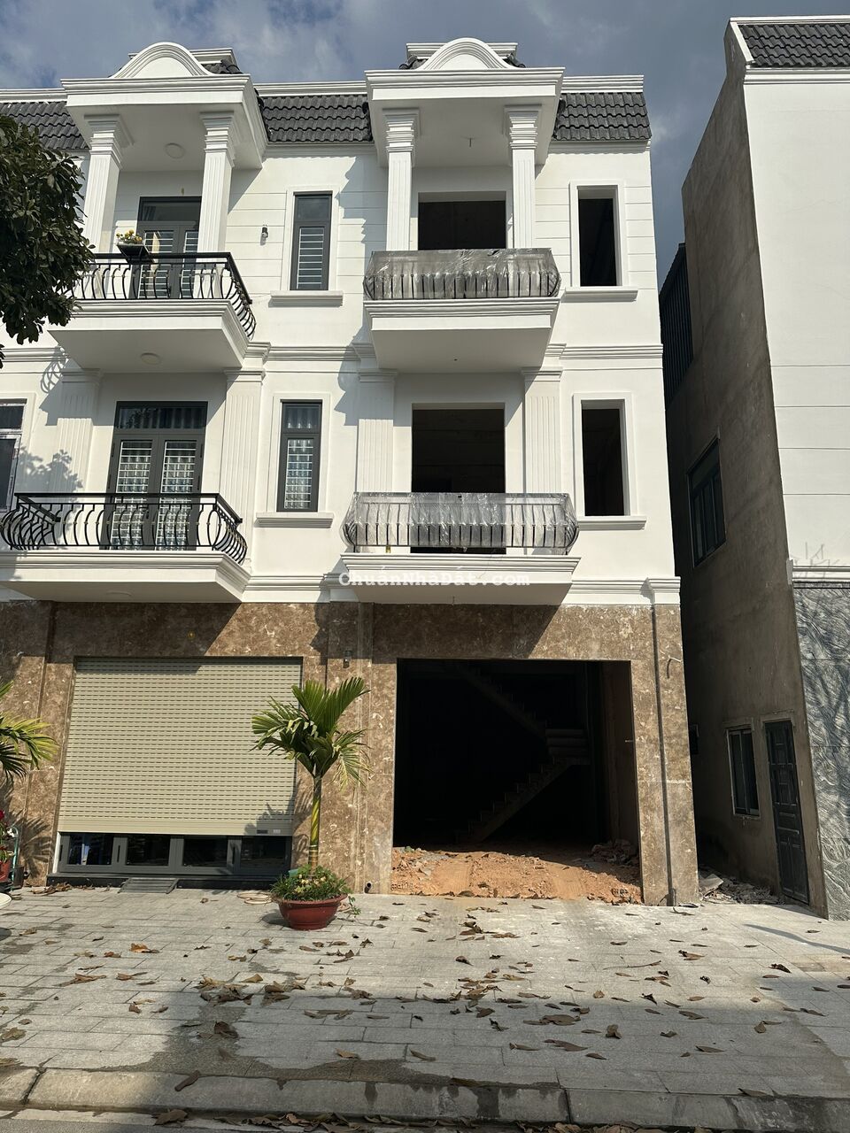 Bán nhà 1 trệt 2 lầu khu dân cư Nam Tân Uyên mở rộng – dt : 201m2