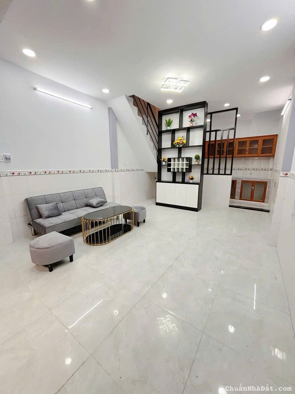 Bán gấp căn nhà 3 lầu gần Vòng xoay An Phú - TP Thuận An Bán gấp căn nhà 3 lầu gần Vòng xoay An Phú - TP Thuận An