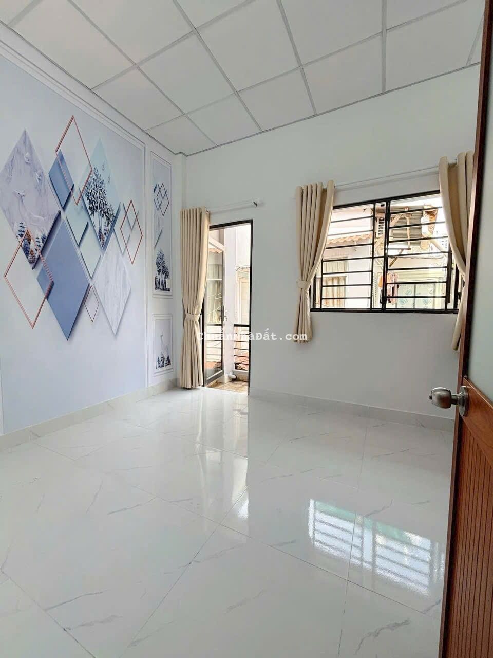 Bán gấp căn nhà 3 lầu gần Vòng xoay An Phú - TP Thuận An Bán gấp căn nhà 3 lầu gần Vòng xoay An Phú - TP Thuận An