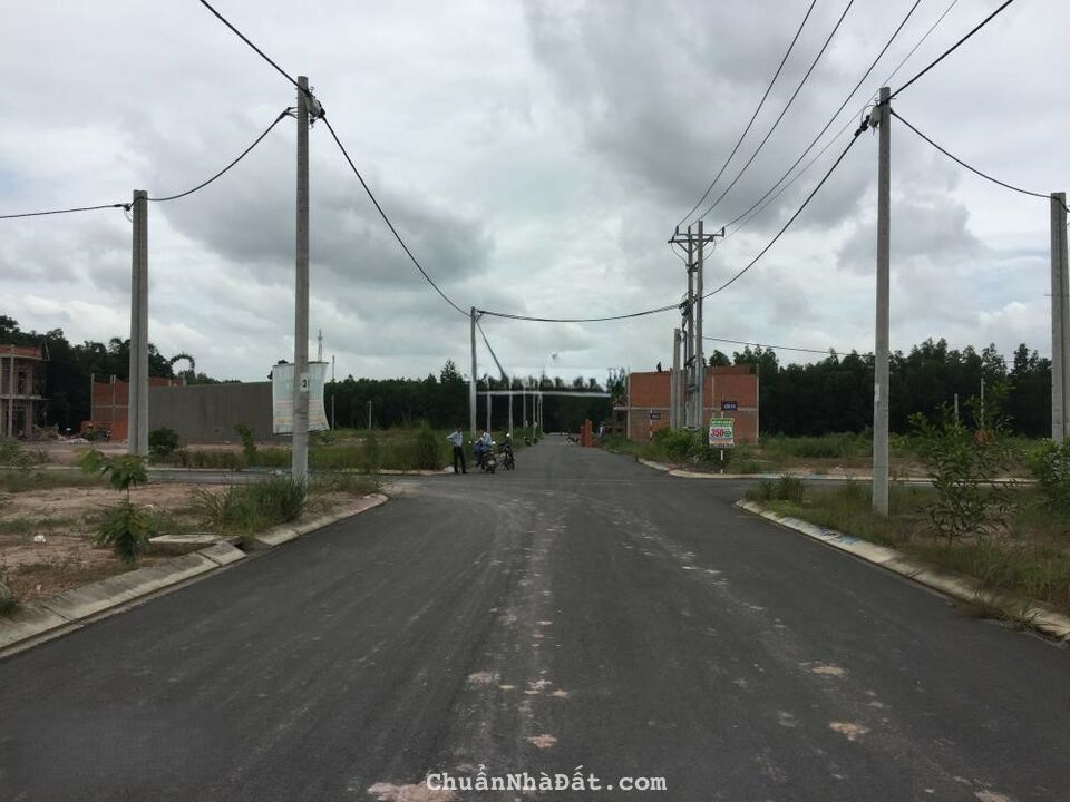 Do nhu cầu không ở nữa, bán gấp căn nhà 2 lầu ở TP Tân Uyên - 1 tỷ 650tr