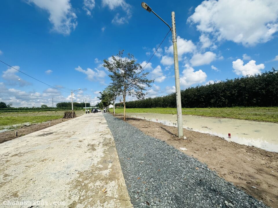 Gồng lãi không nổi cần bán gấp 10 mét ngang đất ở TX Chơn Thành