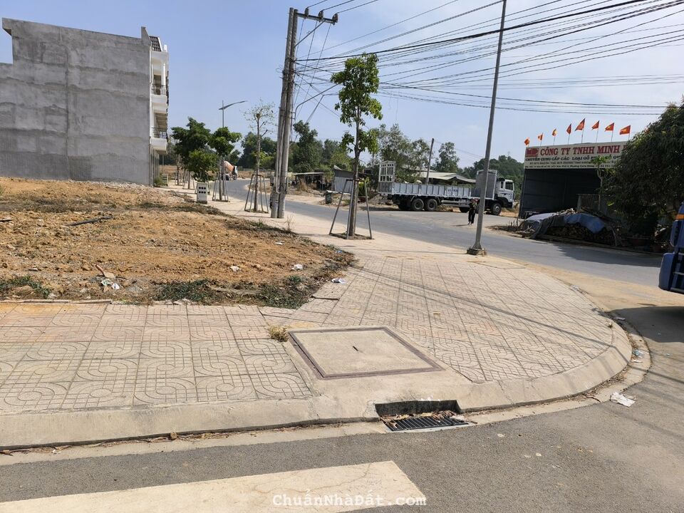 Bán gấp lô đất 2 mặt tiền đường nhựa 13m Bán gấp lô đất 2 mặt tiền đường nhựa 13m