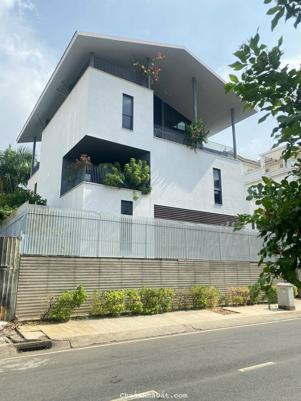 Bán Biệt Thự sân vườn Quận 2 Khu Him Lam - Đường Lương Định Của Phường An Khánh Quận 2  giá TLcc 