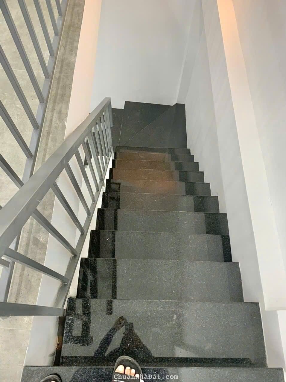 Cho thuê Mặt Bằng 480 Nguyễn Thị Định Quận 2 Nhà 2 lầu, ngang 6.5m có lề. 