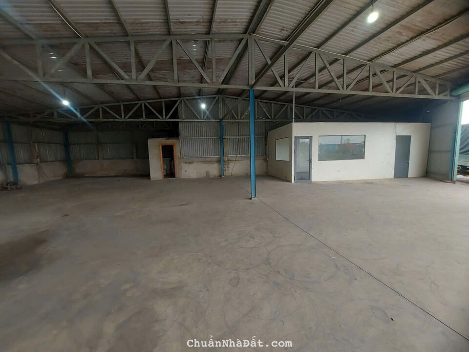 Cho thuê kho mặt tiền Võ Chí Công phường Phú Hữu Quận 9 dt từ 550 - 1000m2, Gia TL 0903034123