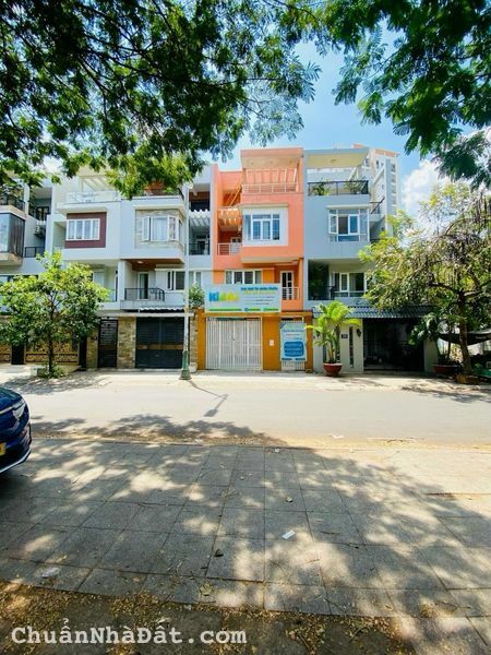 Cho thuê nhà phố KDC - Nguyễn Duy Trinh phường Bình Trưng Đông Quận 2 Dt 5.95m x 20m Nhà Hầm 3 lầu