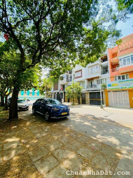 Cho thuê nhà phố KDC - Nguyễn Duy Trinh phường Bình Trưng Đông Quận 2 Dt 5.95m x 20m Nhà Hầm 3 lầu