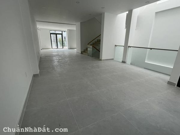 Cho thuê văn phòng khu compound 𝙎𝙖𝙞𝙜𝙤𝙣 𝙈𝙮𝙨𝙩𝙚𝙧𝙮 𝙑𝙞𝙡𝙡𝙖, Quận 2 DT sử dụng: gần 500m