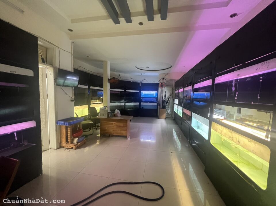 Đi định cư cần bán gấp nhà 3 tầng lô góc Tố Hữu giảm sâu còn 7.95 tỷ, có sẵn dòng tiền