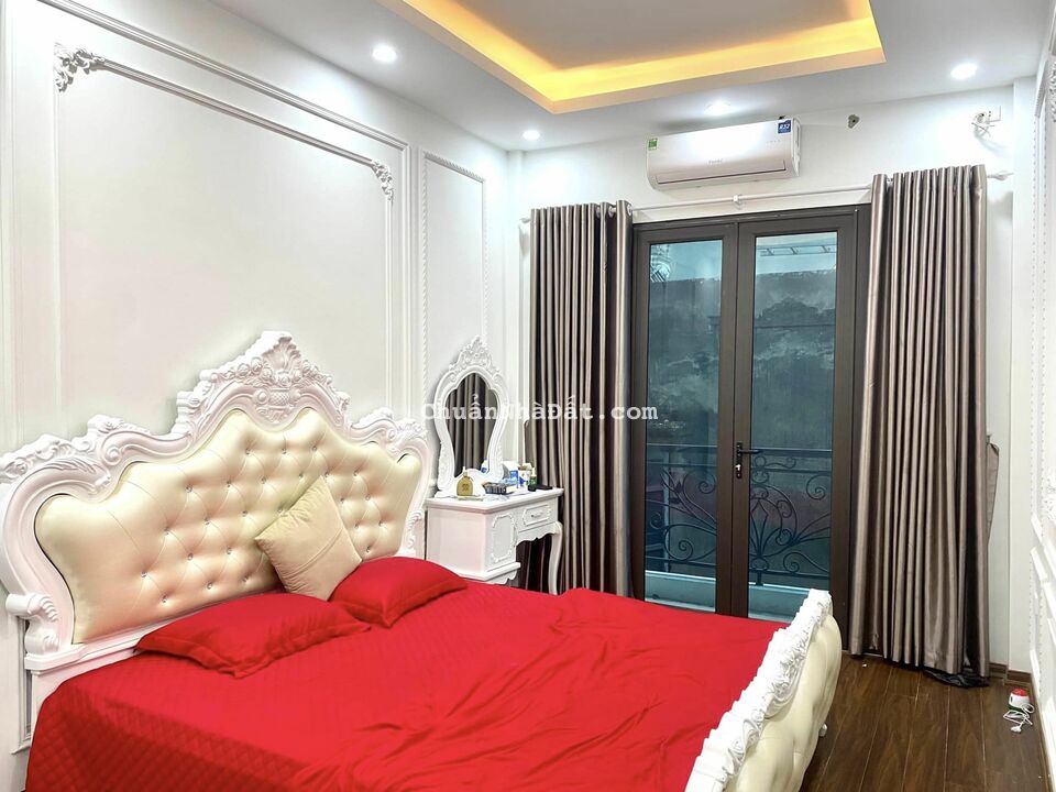 Siêu Phẩm Nguyễn Chí Thanh Đống Đa, Cạnh Vincom OTO Đỗ Cửa Hai Mặt Ngõ, DT 43m2 giá 5.5 Tỷ Siêu Phẩm Nguyễn Chí Thanh Đống Đa, Cạnh Vincom OTO Đỗ Cửa Hai Mặt Ngõ, DT 43m2 giá 5.5 Tỷ