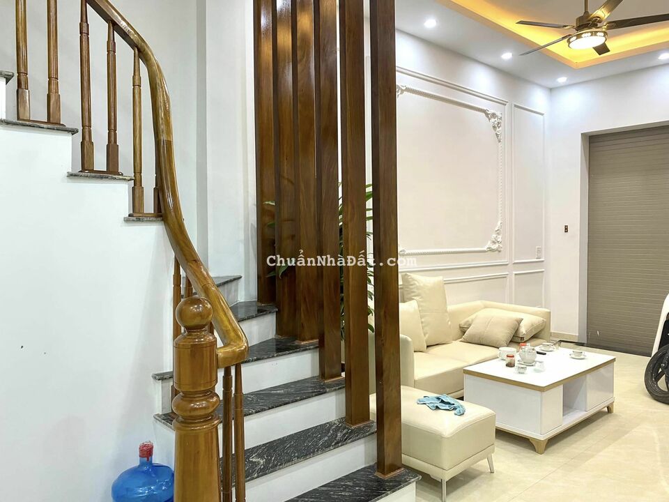 Siêu Phẩm Nguyễn Chí Thanh Đống Đa, Cạnh Vincom OTO Đỗ Cửa Hai Mặt Ngõ, DT 43m2 giá 5.5 Tỷ Siêu Phẩm Nguyễn Chí Thanh Đống Đa, Cạnh Vincom OTO Đỗ Cửa Hai Mặt Ngõ, DT 43m2 giá 5.5 Tỷ