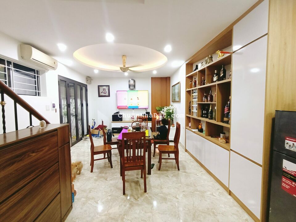 Nhà Đẹp ĐÓn Tết Trần Khát Chân Hai Bà Trưng Dân Xây Để Ở 30 m Ra Phố DT 41m Giá Nhỉnh 5 Tỷ  