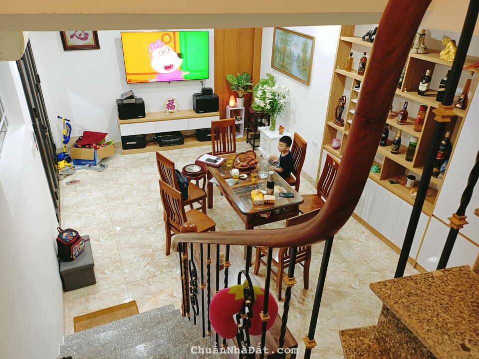 Nhà Đẹp ĐÓn Tết Trần Khát Chân Hai Bà Trưng Dân Xây Để Ở 30 m Ra Phố DT 41m Giá Nhỉnh 5 Tỷ  