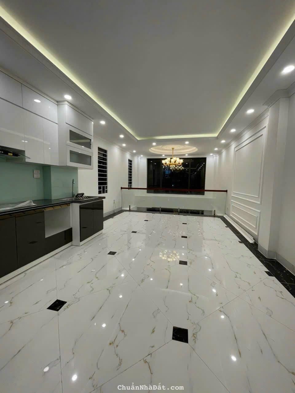 🏠 Bán Nhà 6 Tầng,Diện Tích 65m,Vị Trí Đắc Địa-Long Biên-Giá Chỉ 7,xTỷ