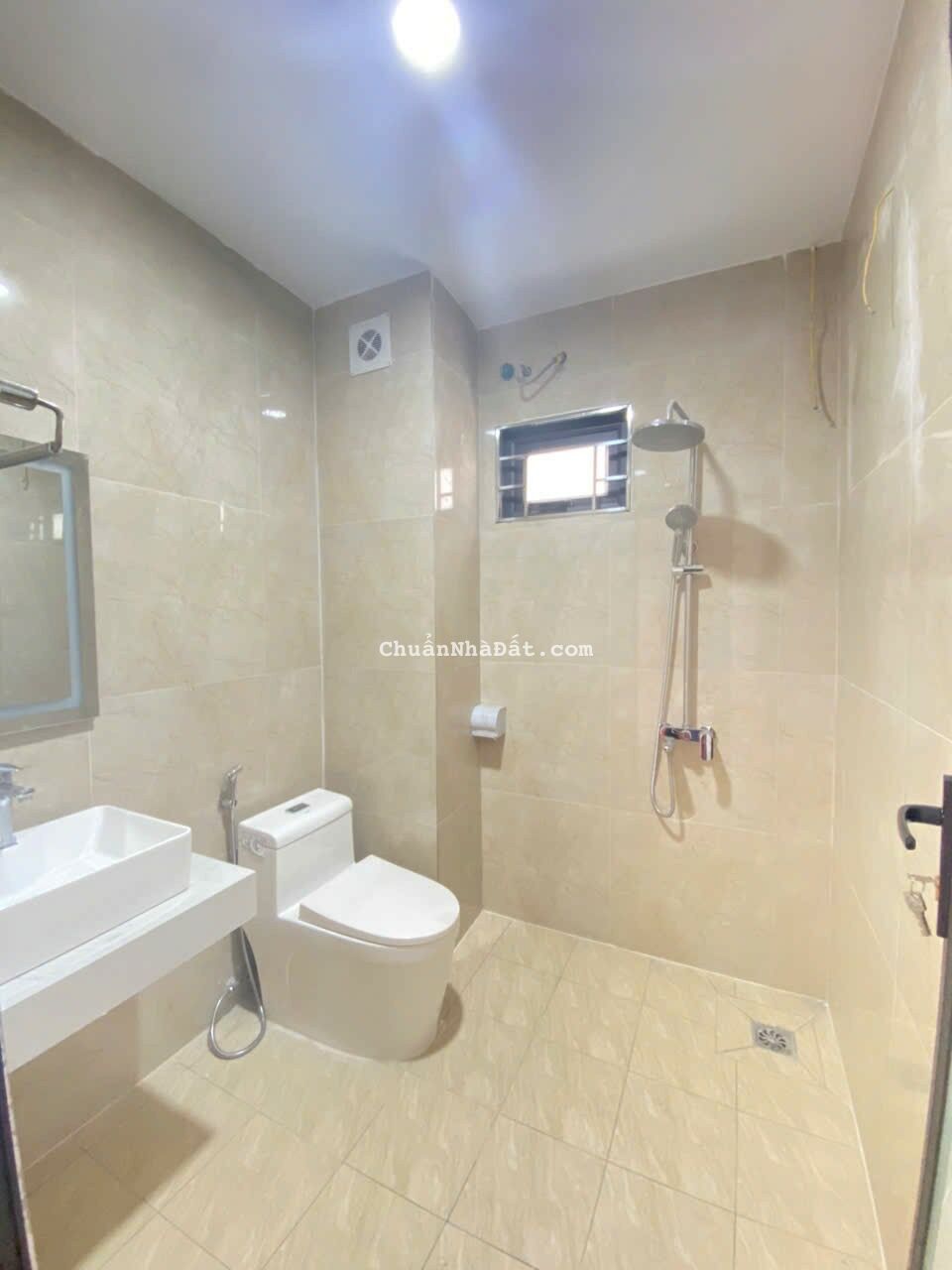 🏠 SỞ HỮU NGÔI NHÀ TẠI ĐÔNG DƯ - TIỆN ÍCH ĐA DẠNG VÀ VỊ TRÍ LÝ TƯỞNG! 🏠 - Diện tích: 36m2, 4.5 tần