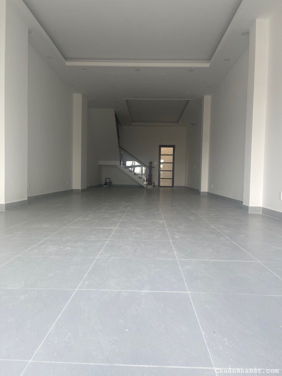 Bán mặt tiền đường số 3 city land park hill đã hoàn thiện,có thang máy đang có hợp đồng thuê 65tr