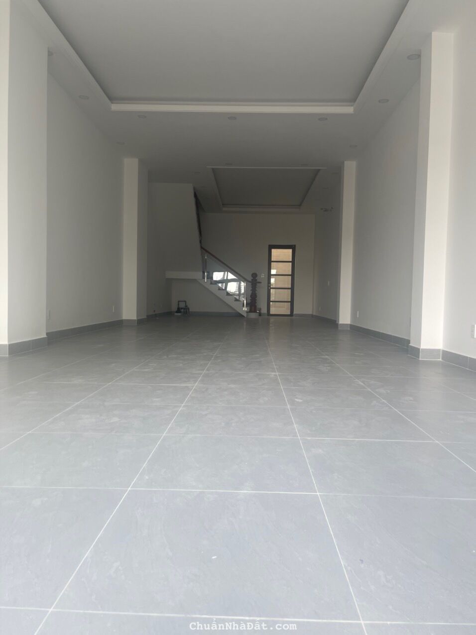 Bán mặt tiền đường số 3 city land park hill đã hoàn thiện,có thang máy đang có hợp đồng thuê 65tr