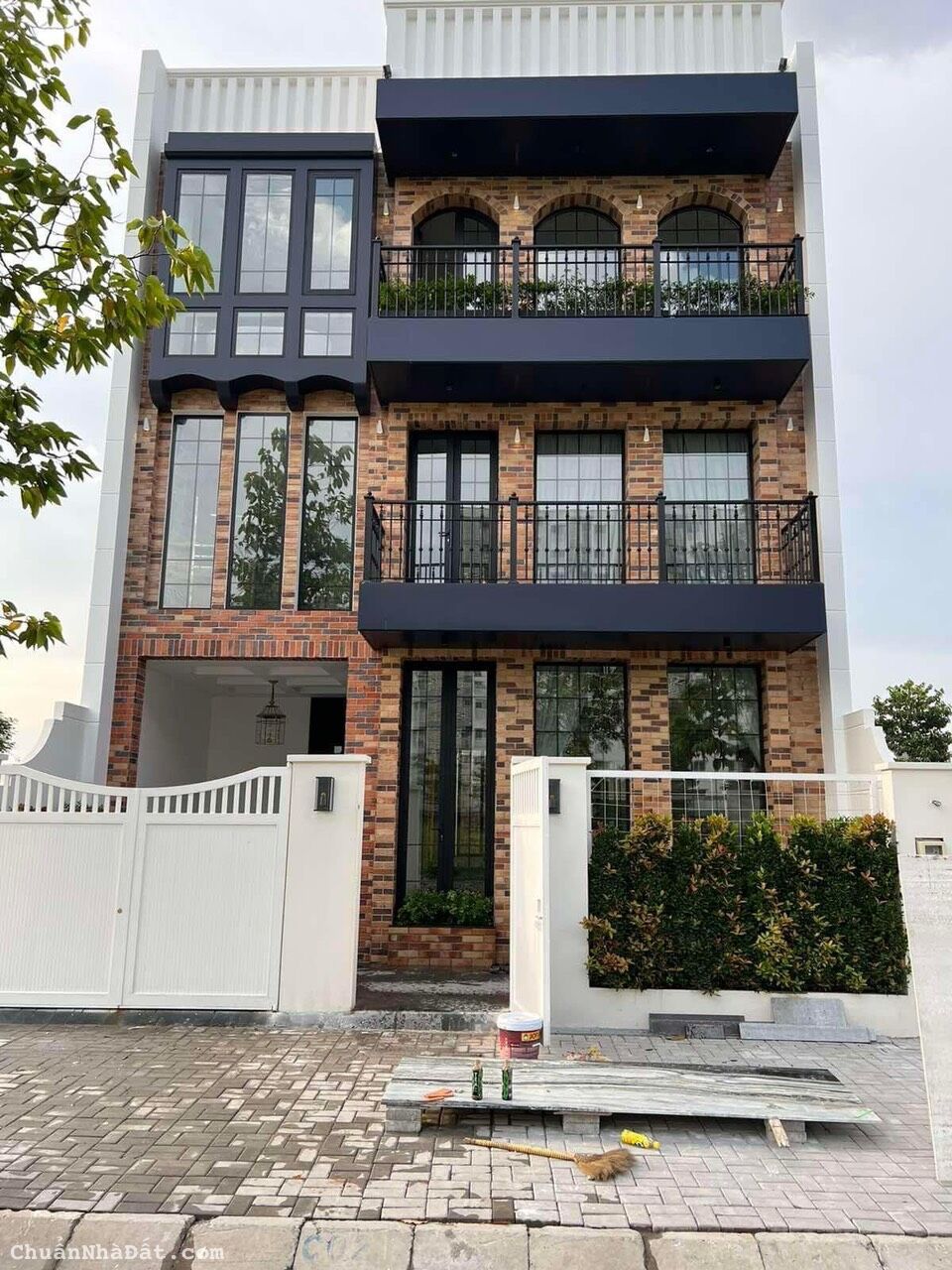 Bán Biệt Thự Khu Nam Phan - Kikyo - Đỗ Xuân Hợp - Quận 9 Dt 9x18m Giá 23 Tỷ