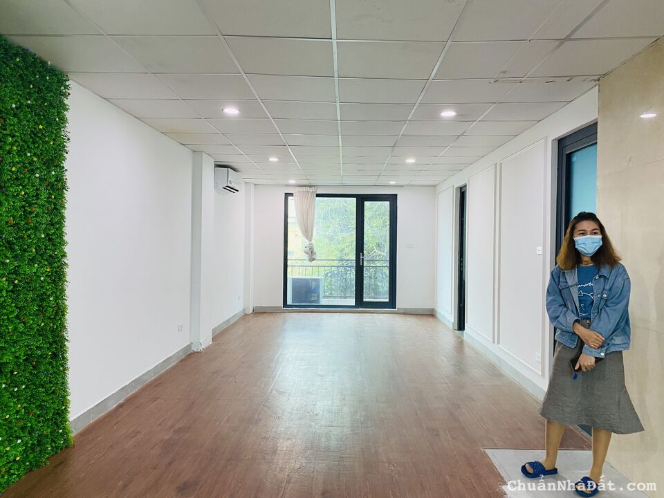 Văn phòng tại Nguyễn Xiển - Thanh Xuân 120m2 giá thuê chỉ 13 triệu