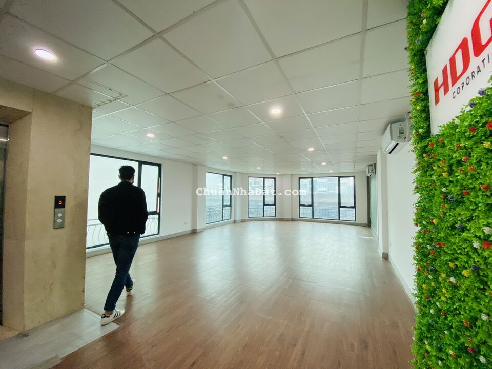 Văn phòng tại Nguyễn Xiển - Thanh Xuân 120m2 giá thuê chỉ 13 triệu