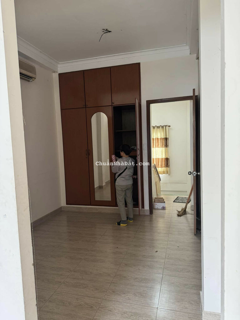 VẠN KIẾP - PHAN XÍCH LONG KHU PHỐ ẨM THỰC VỊ TRÍ VIP QUẬN TRUNG TÂM