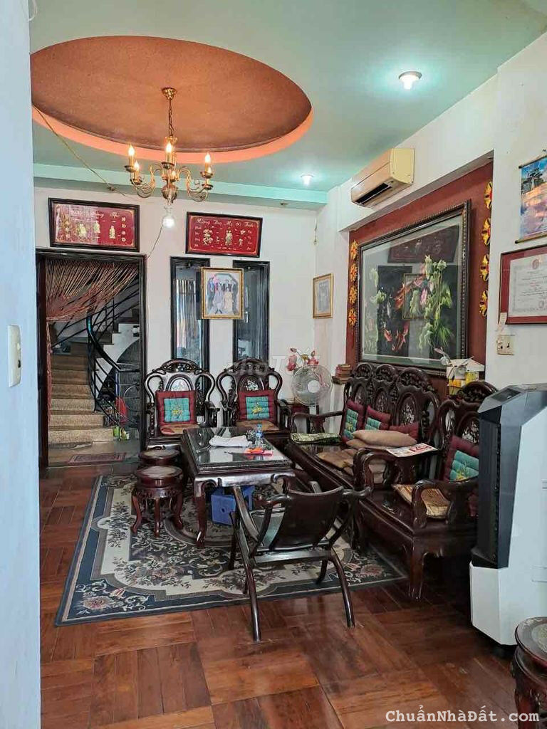 NÚT GIAO VÒNG XOAY HÀNG XANH - THÍCH HỢP LÀM VĂN PHÒNG CÔNG TY - CHDV NÚT GIAO VÒNG XOAY HÀNG XANH - THÍCH HỢP LÀM VĂN PHÒNG CÔNG TY - CHDV