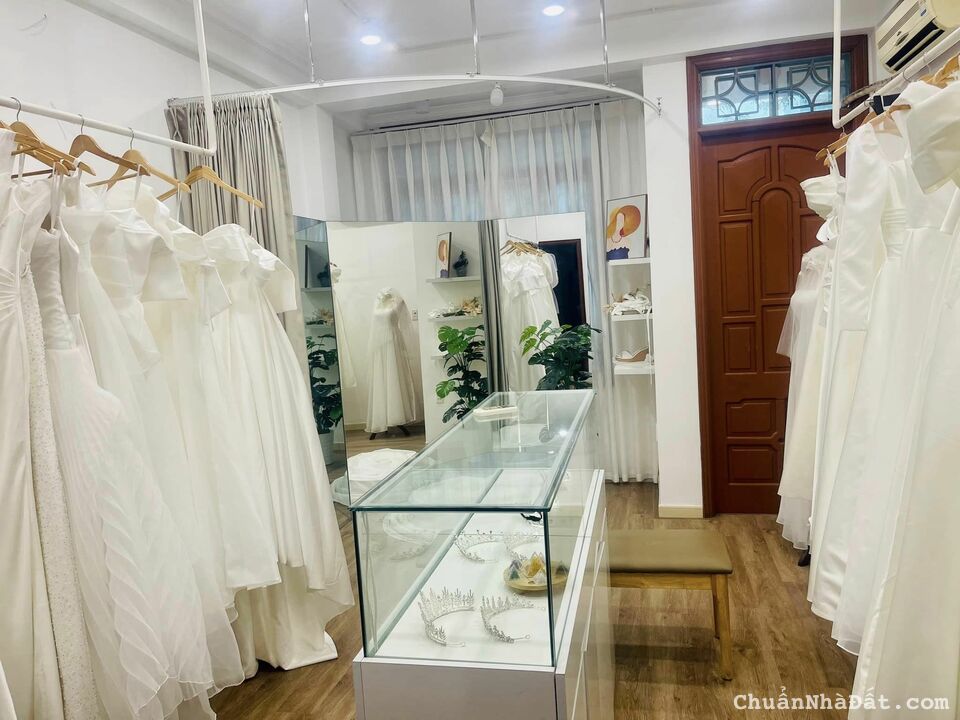 Nhà trung tâm Hoàng Cầu – Đống Đa 38m 5 tầng, giá nhỉnh 11 tỷ, LH 0382338588