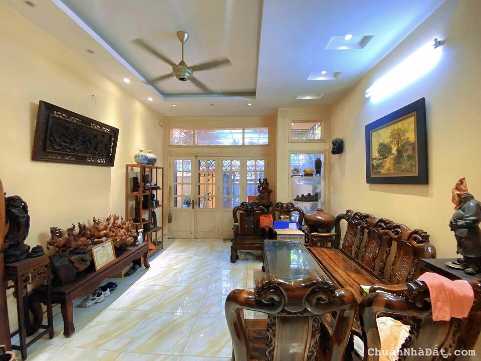 Bán nhà mặt phố Giáp Bát – Hoàng Mai, 88m 4 tầng, 5m mặt, giá nhỉnh 17 tỷ, LH 0382338588