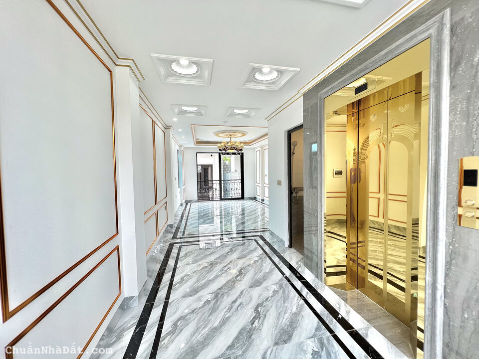 Siêu phẩm nhà phố Thụy Khuê, ô tô vào tận nhà, 7 tầng có thang máy DT 52m2, cách mặt phố 10m