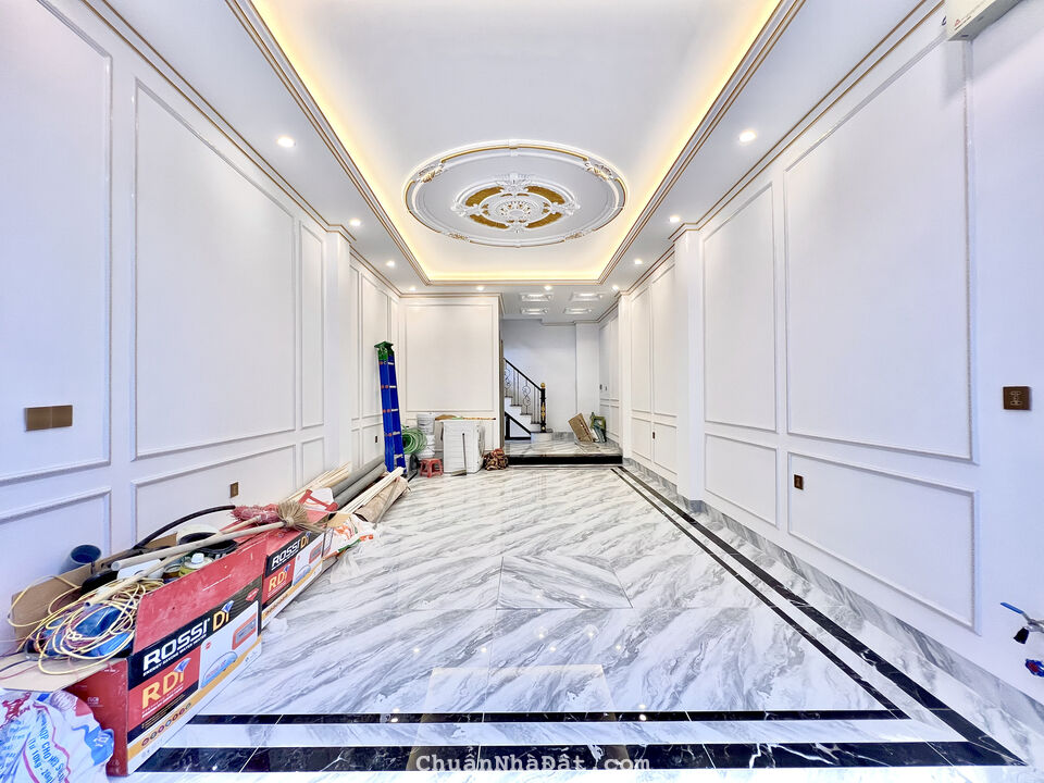 Siêu phẩm nhà phố Thụy Khuê, ô tô vào tận nhà, 7 tầng có thang máy DT 52m2, cách mặt phố 10m